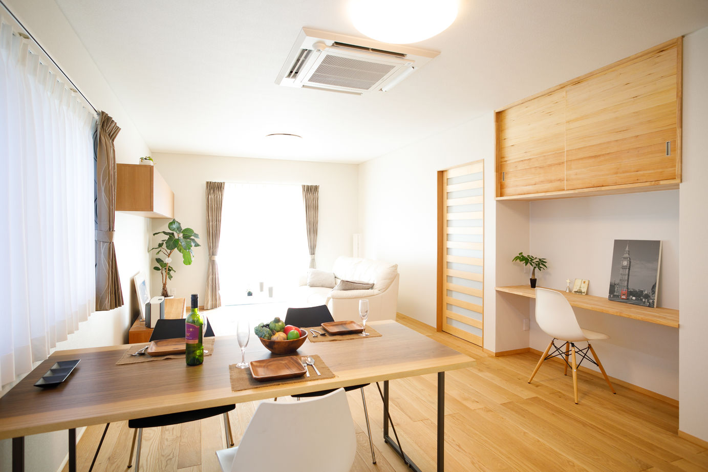 【SUUMO】 【3000万円台前半/5LDK/ファミリークロ―ク/無垢材】弊社自慢の、軒の長い屋根の住宅 - タナベ住建 の建築実例詳細 ...