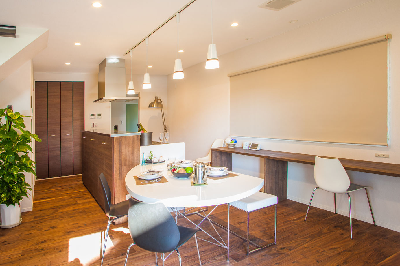 タナベ住建 【福井県越前市/2900万円台/38坪/ZEH/インナーガレージ】光熱費を抑えて快適に、ガレージ付きのZEH住宅の建築実例画像6