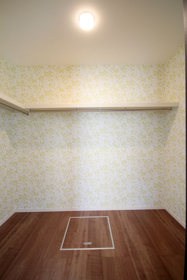 ホームサポート【佐賀県全域・福岡県南西部】 落ち着いたブルーのおしゃれな平屋住宅。分散と用途に配慮した収納や22帖の広々LDK、使いやすい動線の家の建築実例画像6