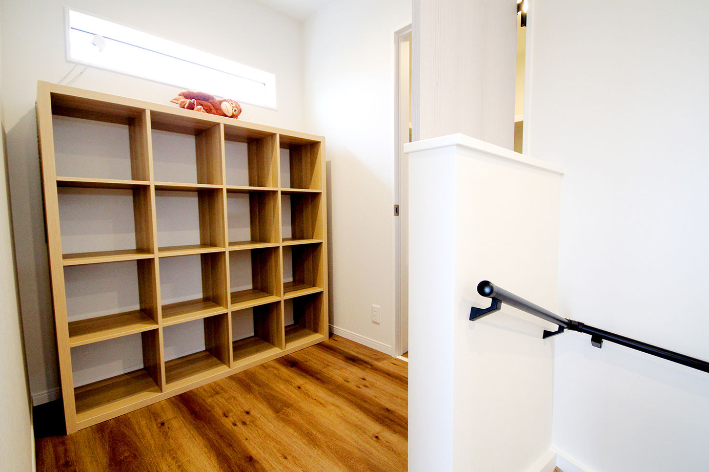 ホームサポート【佐賀県全域・福岡県南西部】 広々大開放空間のLDKと大容量収納！読書スペースやアウトドアリビング共用収納がある施主様満足の家の建築実例画像6