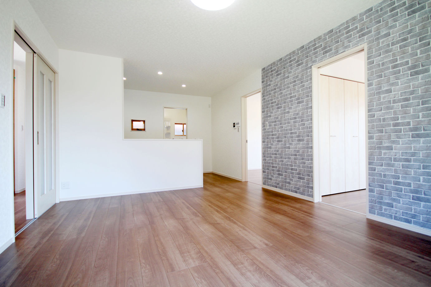 ホームサポート【佐賀県全域・福岡県南西部】 本体価格は1072万円！ローコストだけど、場所・仕様・外構・デザインにもっとこだわれる家の建築実例画像3