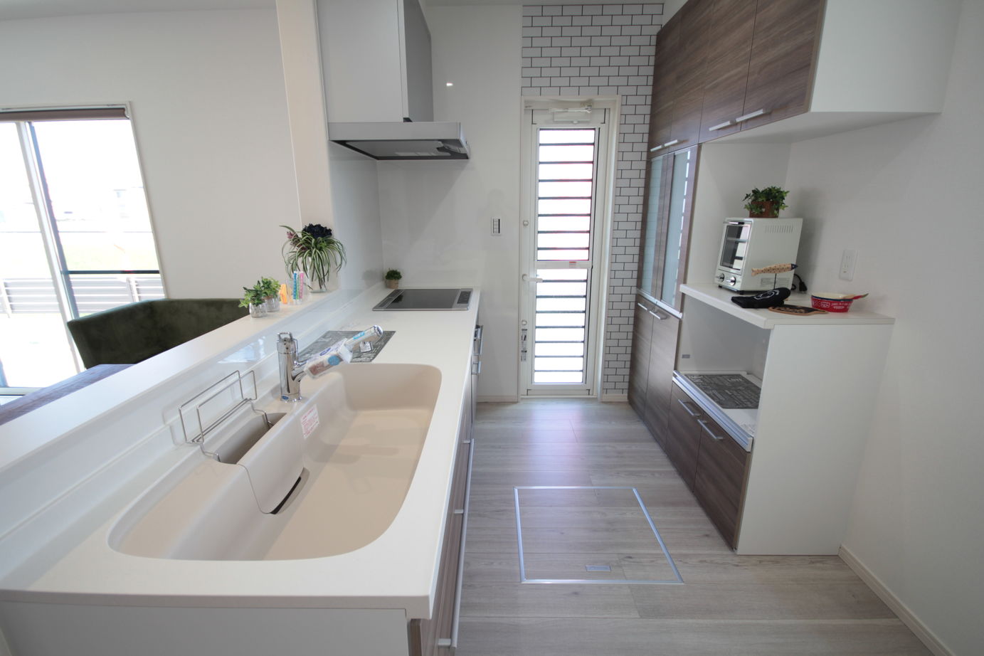 ホームサポート【佐賀県全域・福岡県南西部】 暮らしにあった生活動線とゾーン分けのバランスがとれた設計。収納もしっかりでスタイリッシュな一棟。の建築実例画像3