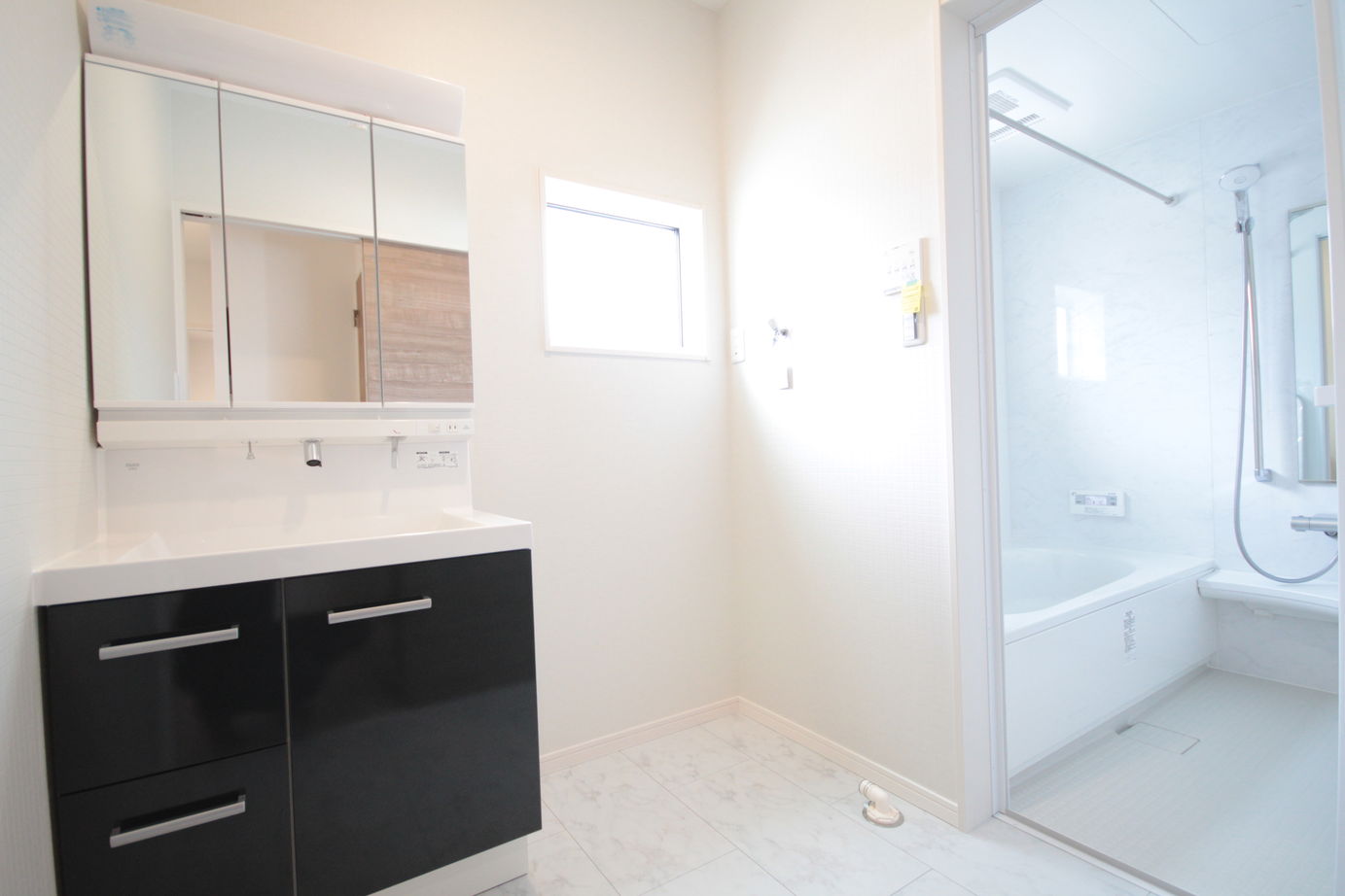 ホームサポート【佐賀県全域・福岡県南西部】 暮らしにあった生活動線とゾーン分けのバランスがとれた設計。収納もしっかりでスタイリッシュな一棟。の建築実例画像5