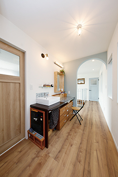 アオイ建設　一級建築士事務所 【相模原エリア/2000万円台/32坪/間取り図】バイク用ビルトインガレージを叶えた デザインに大満足の住まいの建築実例画像7