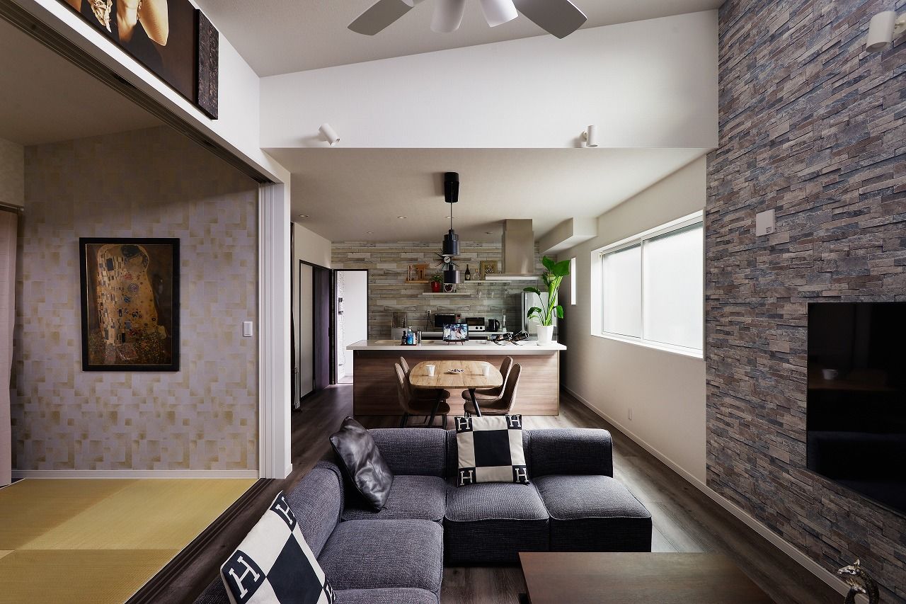 アオイ建設　一級建築士事務所 【相模原エリア/間取り図/ビルトインガレージ】愛犬たちとのびのび暮らす、第２のリビング「屋上」がある家の建築実例画像8