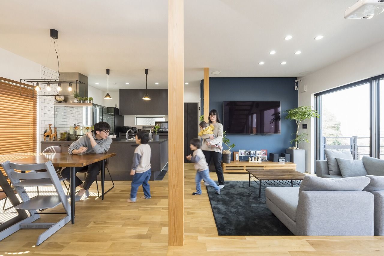 アオイ建設　一級建築士事務所 【2050万円／間取り図有】街を見下ろし、空を感じる絶景テラス。建築系の夫妻がかたちにした理想の家の建築実例画像3