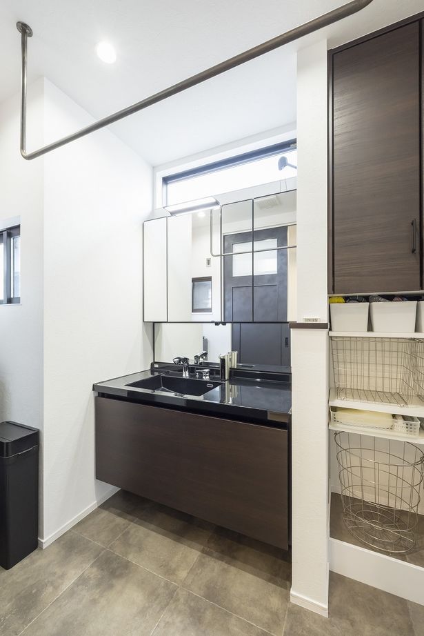 アオイ建設　一級建築士事務所 【2050万円／間取り図有】街を見下ろし、空を感じる絶景テラス。建築系の夫妻がかたちにした理想の家の建築実例画像7