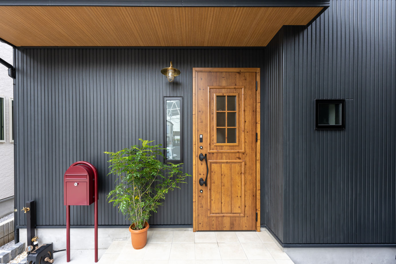 アオイ建設　一級建築士事務所 【2000万円台／27.7坪／間取り図有】素材とデザインにとことんこだわった“お気に入り”がいっぱいの家の建築実例画像2