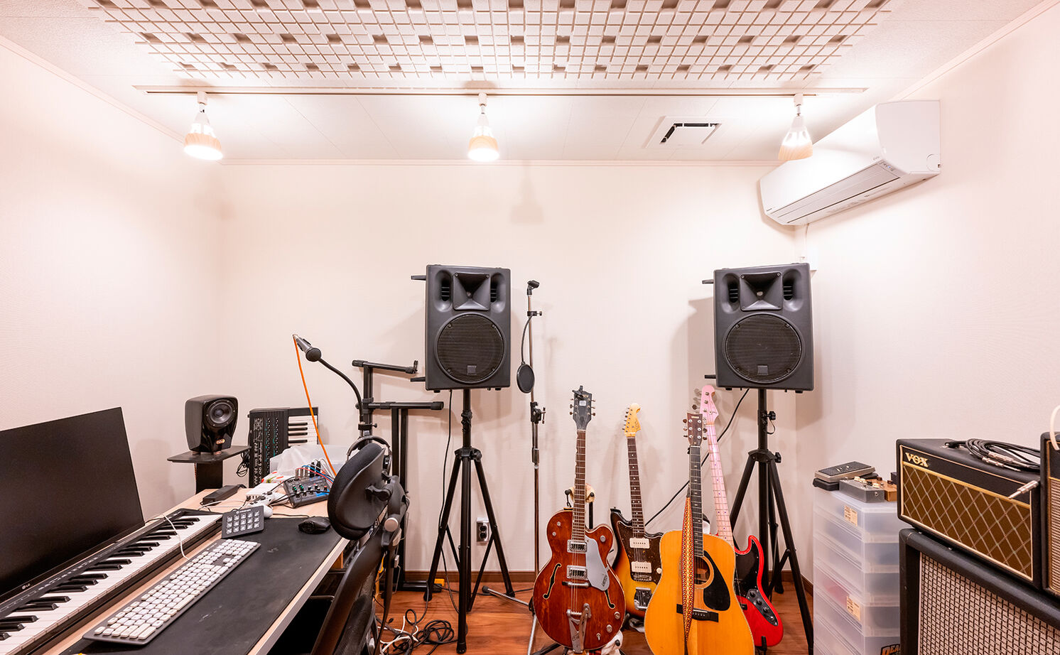 アオイ建設　一級建築士事務所 【2000万円台/27.7坪/間取り有/防音室/屋上】見晴らしの良さを活かした屋上と趣味を満喫する防音室がある家の建築実例画像1