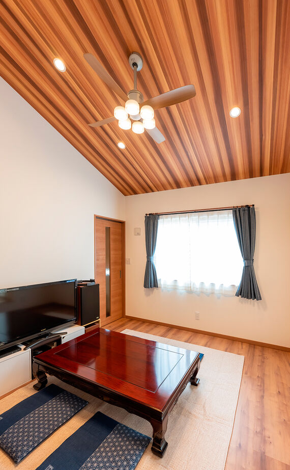 アオイ建設　一級建築士事務所 【2000万円台/27.7坪/間取り有/防音室/屋上】見晴らしの良さを活かした屋上と趣味を満喫する防音室がある家の建築実例画像6