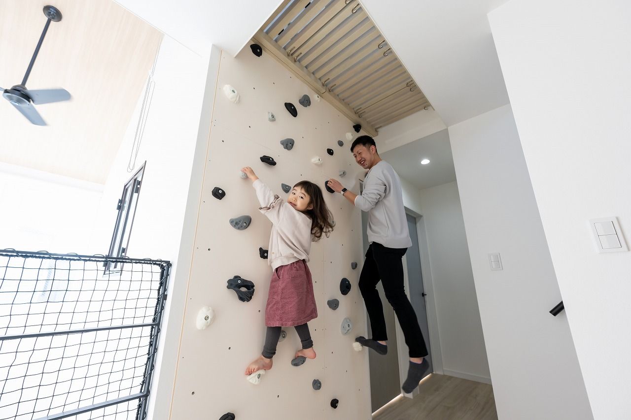 アオイ建設　一級建築士事務所 【2000万円台/間取り図有/吹き抜け】うんてい、ボルダリング、ルーフバルコニー。みんなで遊べる家が完成！の建築実例画像6