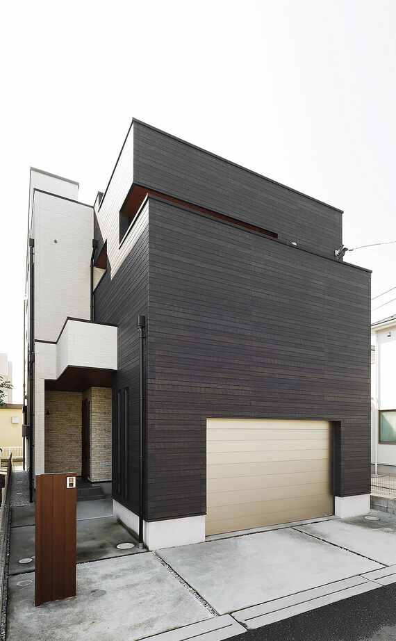 アオイ建設　一級建築士事務所 【3000万円台/45.1坪/間取り有/ビルトインガレージ】やりたいことを叶え、何年経っても住み心地満点の家の建築実例画像2