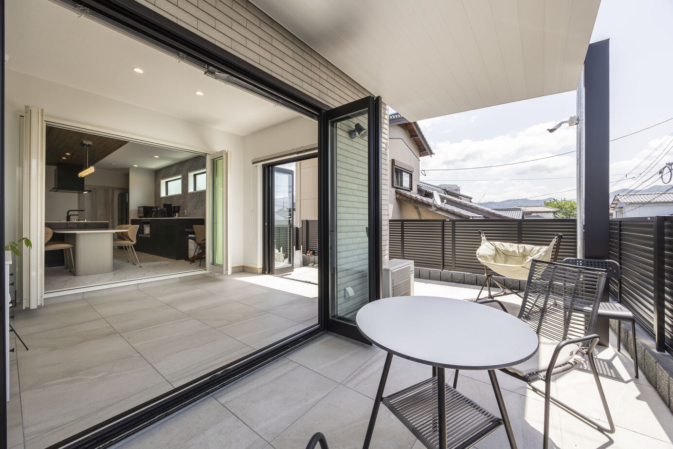 新日本ホームズ 品格と機能美が融合する、理想を超えた【ホテルライク】の住まいの建築実例画像9