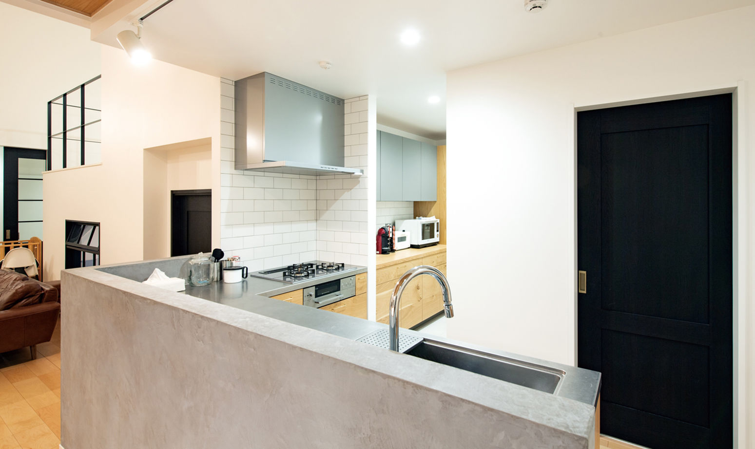 新日本ホームズ 【4000万円～で建てた家】土間からパティオへ一直線。楽しみが広がる、技あり二世帯住宅の建築実例画像9