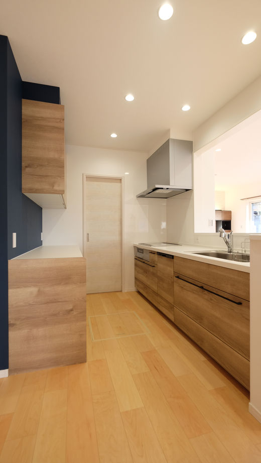 新日本ホームズ 奥様の使い勝手に徹底的にこだわったセンターキッチンの平屋の建築実例画像4