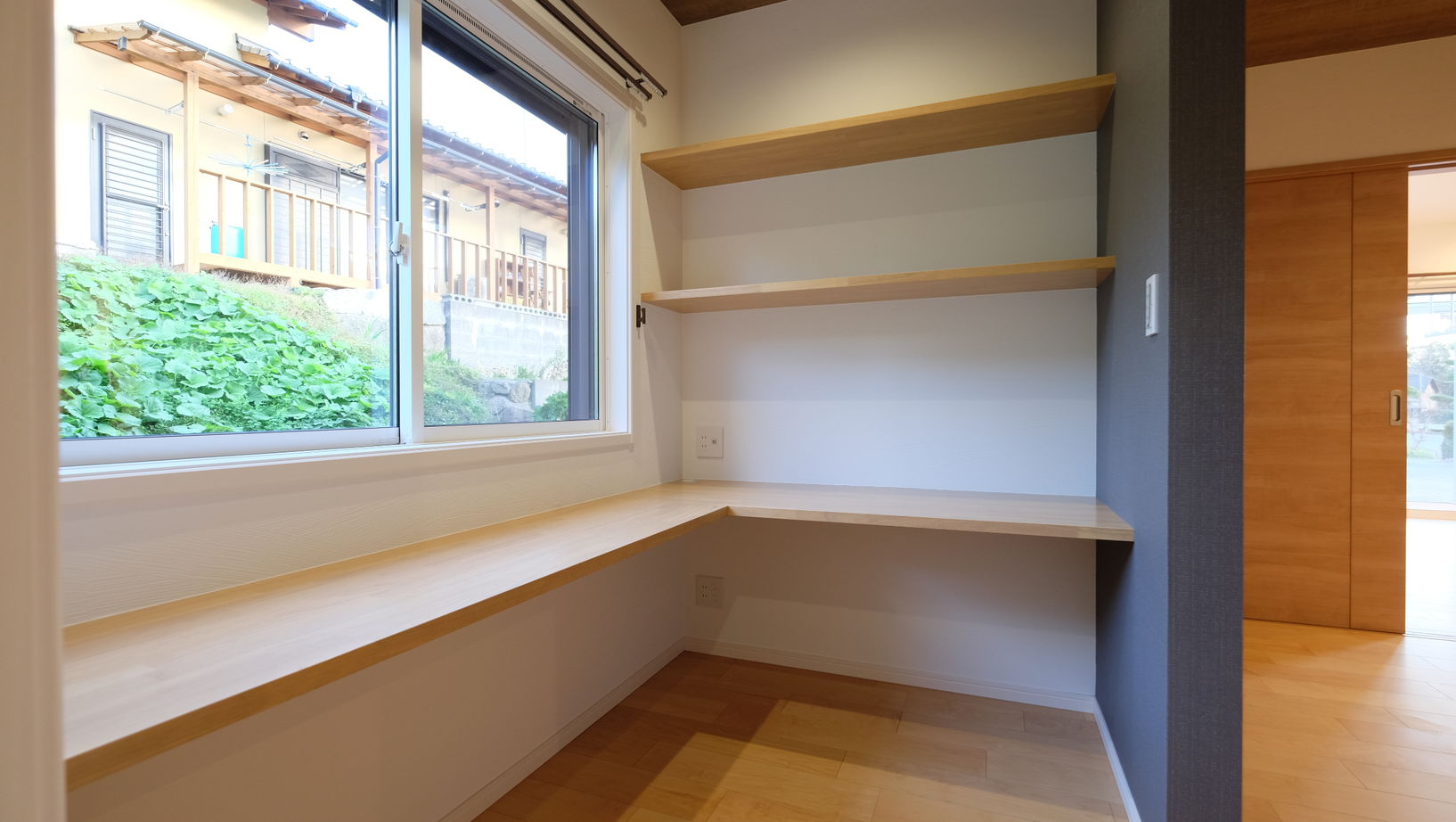 新日本ホームズ 奥様の使い勝手に徹底的にこだわったセンターキッチンの平屋の建築実例画像5