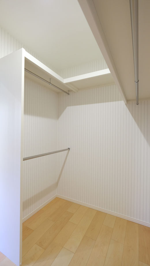 新日本ホームズ 奥様の使い勝手に徹底的にこだわったセンターキッチンの平屋の建築実例画像6