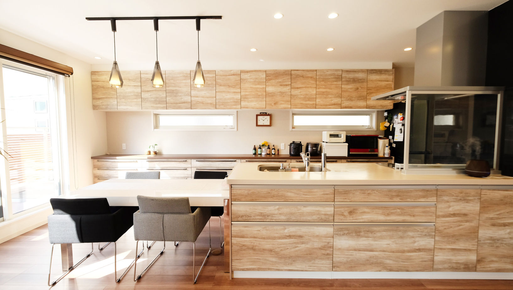 新日本ホームズ シンプルモダンなデザインとゆとりある快適な暮らしを意識した住まいの建築実例画像4