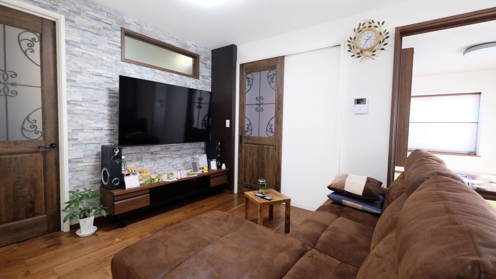 新日本ホームズ 総タイル貼りメンテナンスフリーな完全分離型2世帯住宅の建築実例画像2