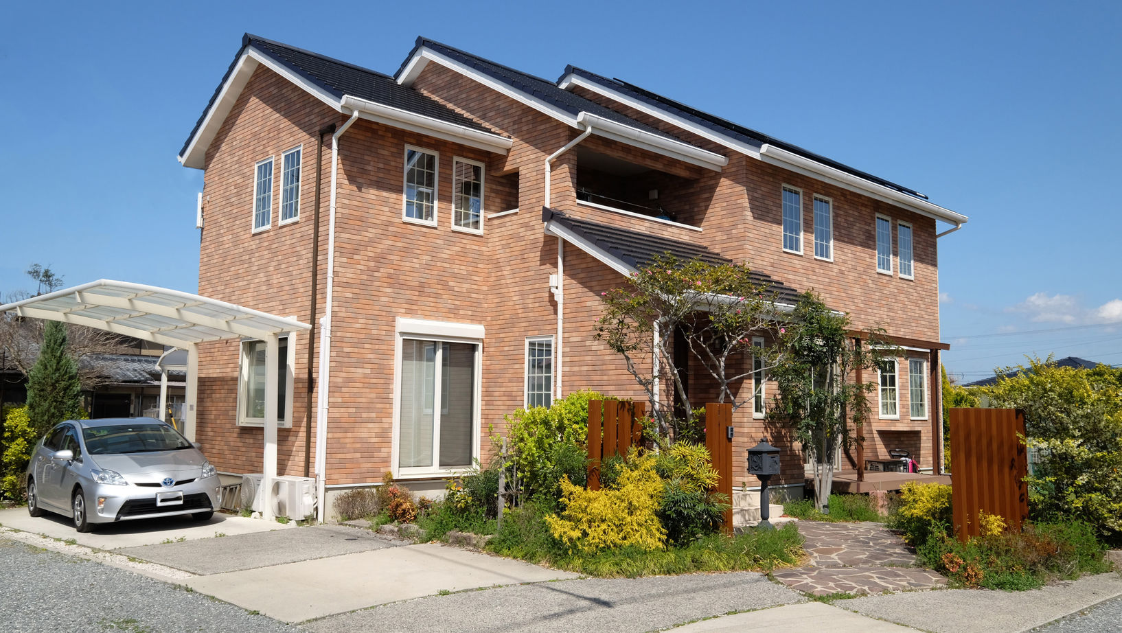 新日本ホームズ 家族のコミュニケーションを意識したデザイン性と機能性を併せ持つ住まいの建築実例画像1