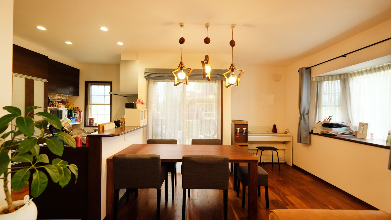 新日本ホームズ 家族のコミュニケーションを意識したデザイン性と機能性を併せ持つ住まいの建築実例画像4