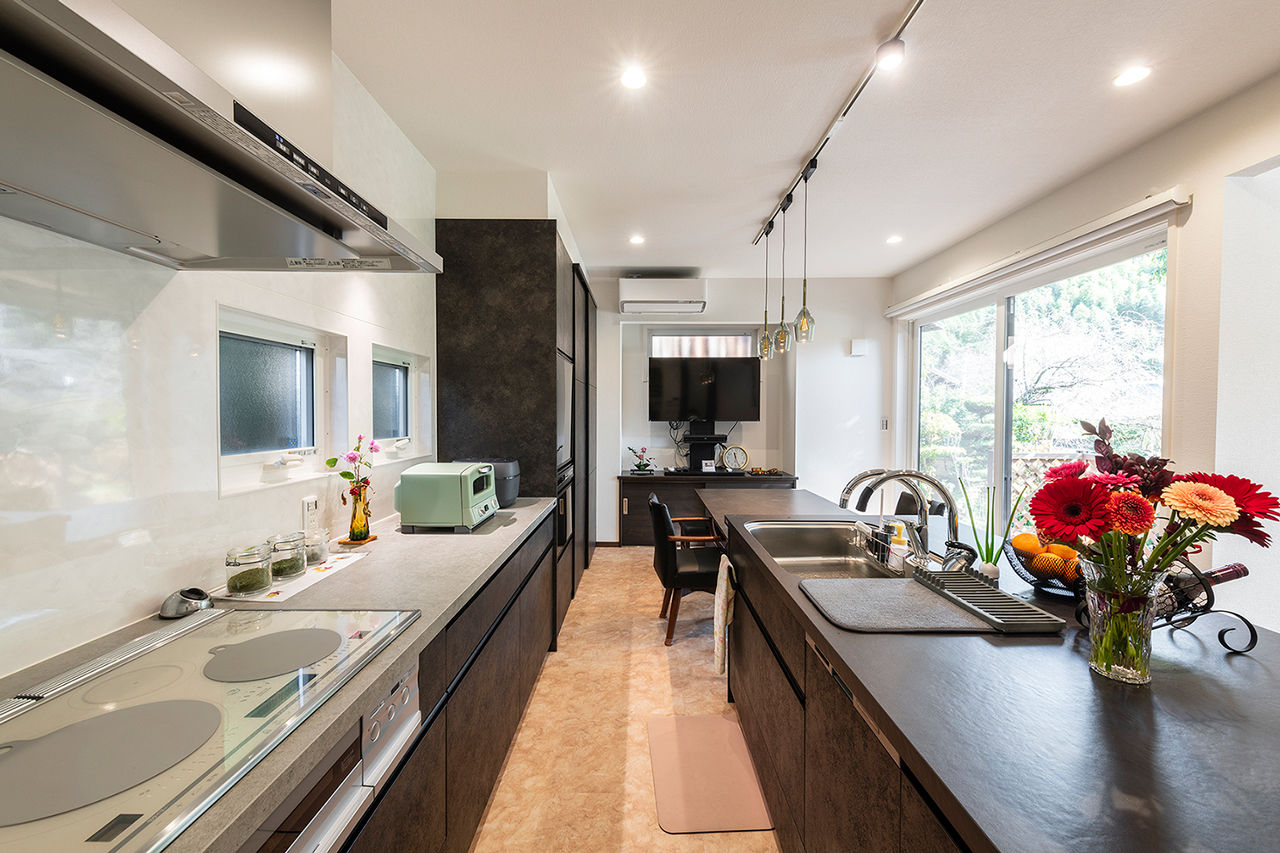 新日本ホームズ 【庭を眺めるリビング・組子扉・R壁の広々廊下・御影石の前室】こだわりが随所に詰まった平屋の建築実例画像5