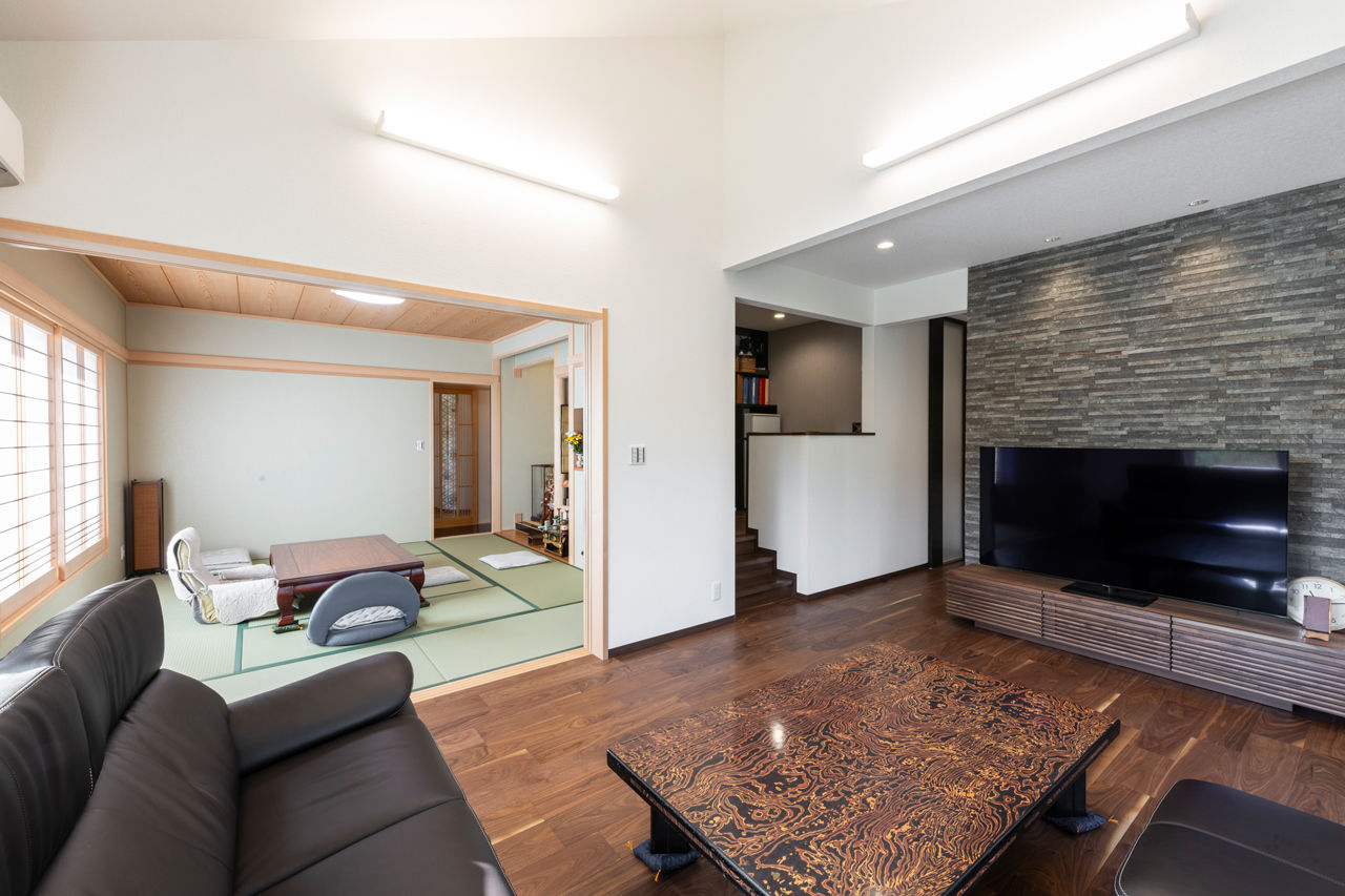 新日本ホームズ 【庭を眺めるリビング・組子扉・R壁の広々廊下・御影石の前室】こだわりが随所に詰まった平屋の建築実例画像6