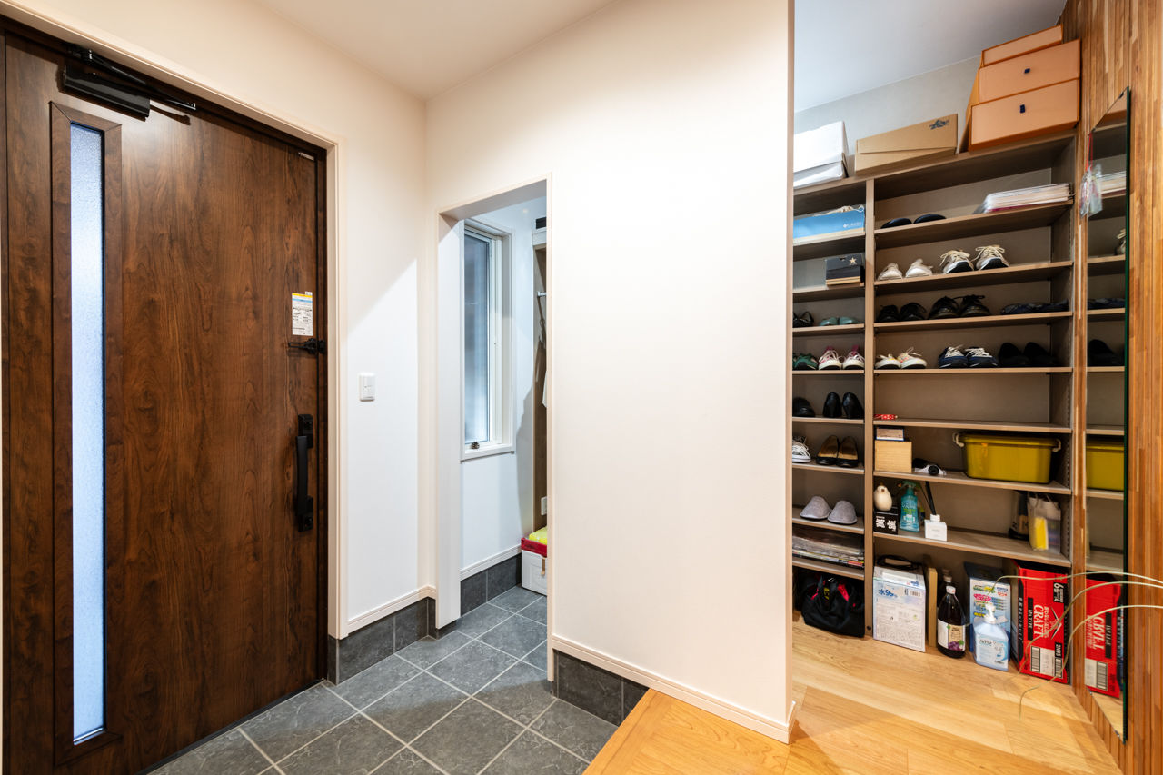 新日本ホームズ 【夫婦の『これから』を楽しむ平屋】リビングを中心とした大空間。豊富な収納で、住空間はいつでもスッキリの建築実例画像3