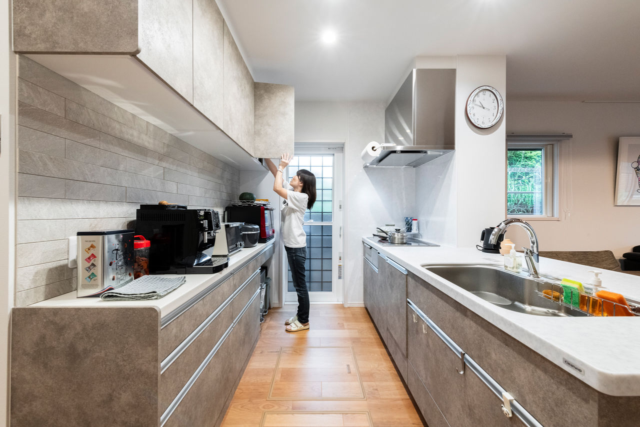 新日本ホームズ 【夫婦の『これから』を楽しむ平屋】リビングを中心とした大空間。豊富な収納で、住空間はいつでもスッキリの建築実例画像4