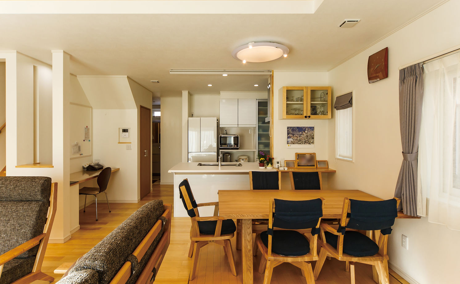 大東住宅 【2800万円/二世帯住宅/間取有】個の時間も、家族と過ごす時間も楽しい！家の隅々まで暖かくて快適な家の建築実例画像4