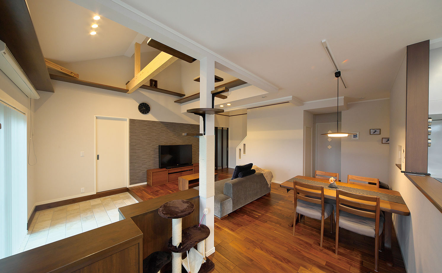 大東住宅 【3140万円/白石市/平屋ガレージハウス/間取有】人も猫も楽しく暮らせる！性能、コストのバランスに納得の建築実例画像9