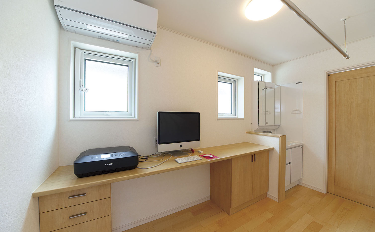 大東住宅 【2500万円/心安らぐ木の家/間取有】ナチュラルな色合いの箱型の家。爽やかな風を感じる住み心地の建築実例画像9