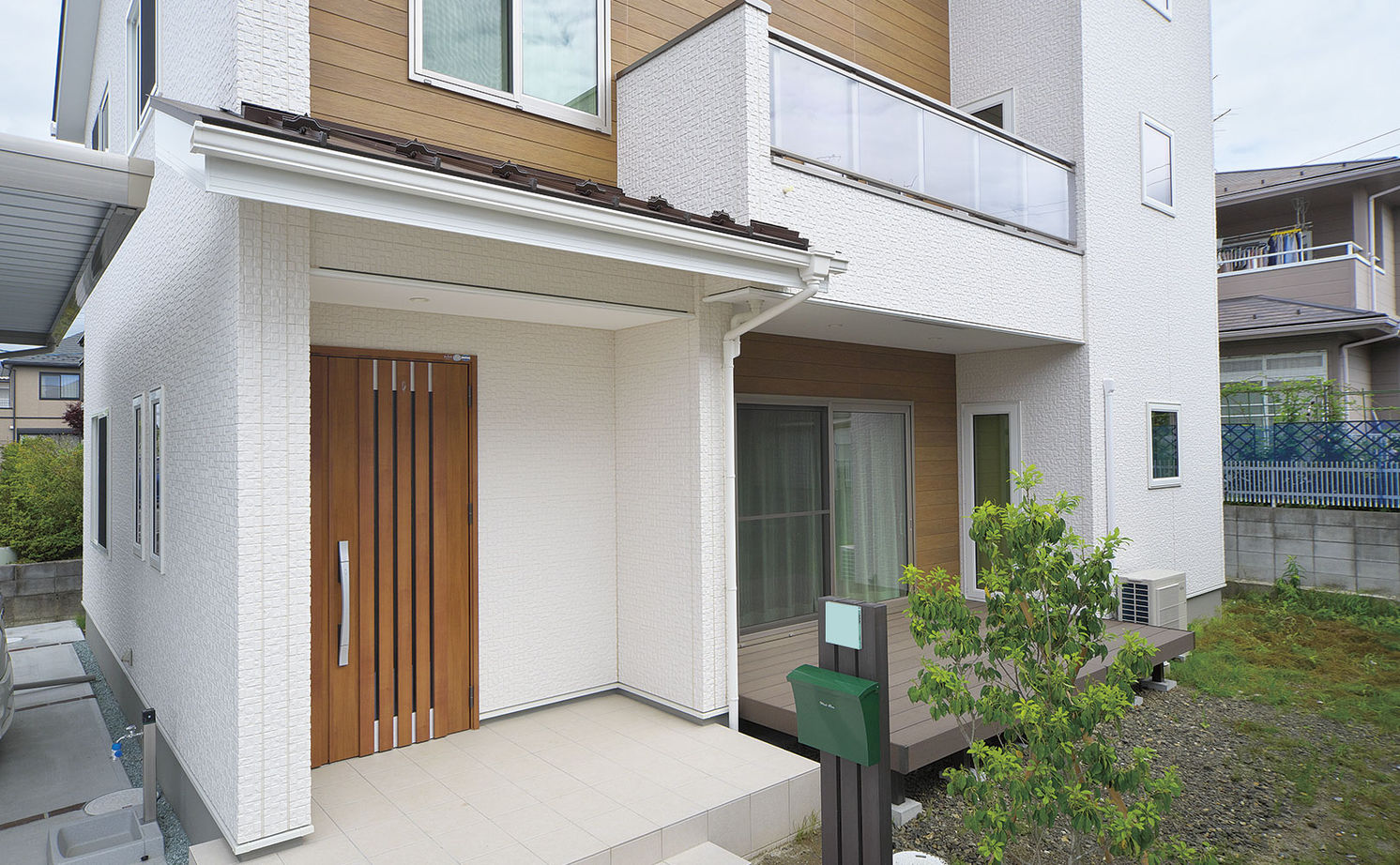 大東住宅 【2500万円/心安らぐ木の家/間取有】ナチュラルな色合いの箱型の家。爽やかな風を感じる住み心地の建築実例画像12