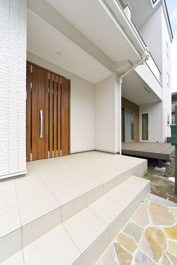 大東住宅 【2500万円/心安らぐ木の家/間取有】ナチュラルな色合いの箱型の家。爽やかな風を感じる住み心地の建築実例画像13