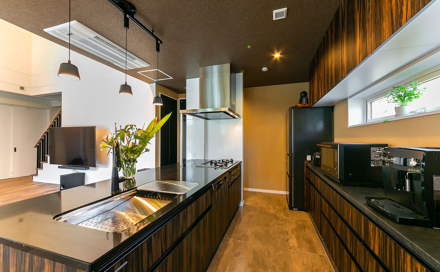 大東住宅 【2950万円/外断熱/間取有】海外で体験したラグジュアリーホテルを再現。自由設計が叶えた理想の住まいの建築実例画像4