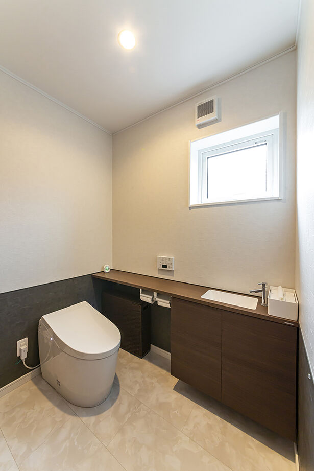 大東住宅 【2000万円台/吹抜け/リビング階段】開放感と木の香りに癒されるLDK。面積以上に広く感じる工夫にも注目の建築実例画像10