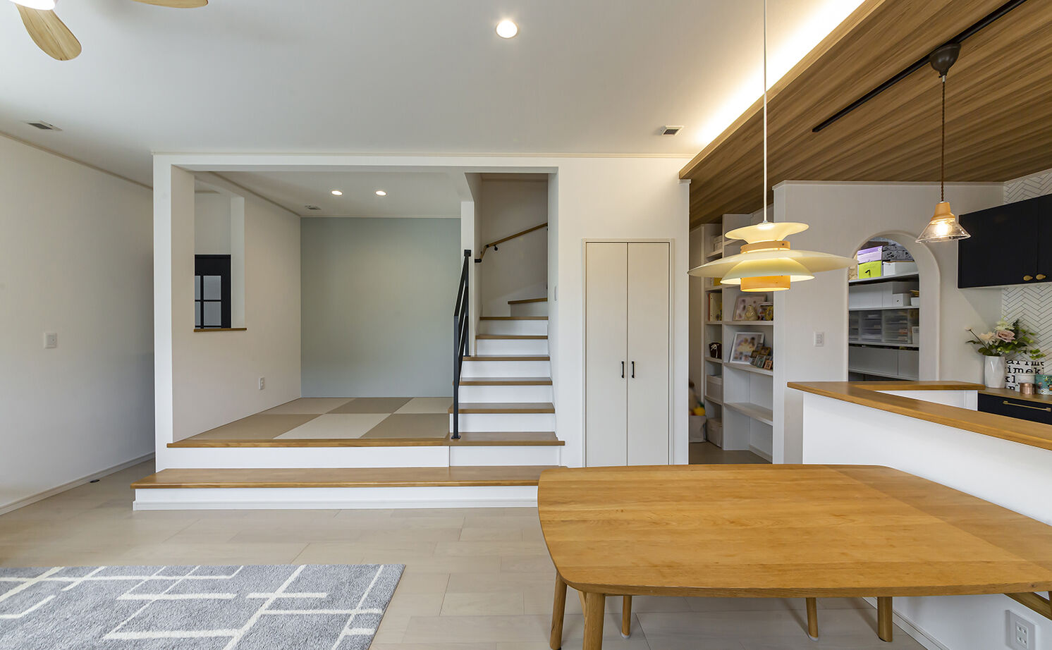 大東住宅 【2000万円台/小上がり・リビング階段/間取有】広々LDKがお気に入り！家事をラクにする工夫も満載の家の建築実例画像3