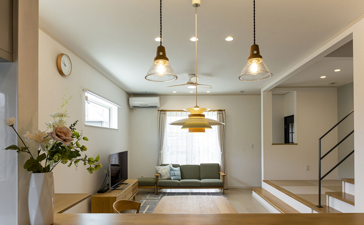 大東住宅 【2000万円台/小上がり・リビング階段/間取有】広々LDKがお気に入り！家事をラクにする工夫も満載の家の建築実例画像6