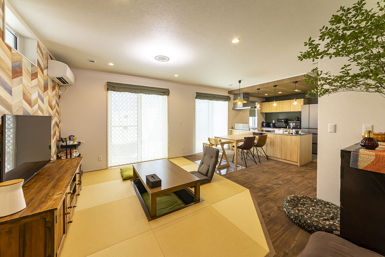 大東住宅 【3000万円台/二世帯/ペット】家族やペット、ゲストが集まっても、ゆとりの開放感。省エネ×快適性能も注目の建築実例画像2