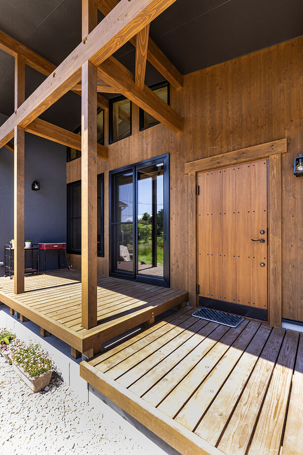 大東住宅 【2000万円台/平屋/間取有】木と自然とアウトドアを暮らしの中心に。我が家で楽しむ自由な毎日の建築実例画像2