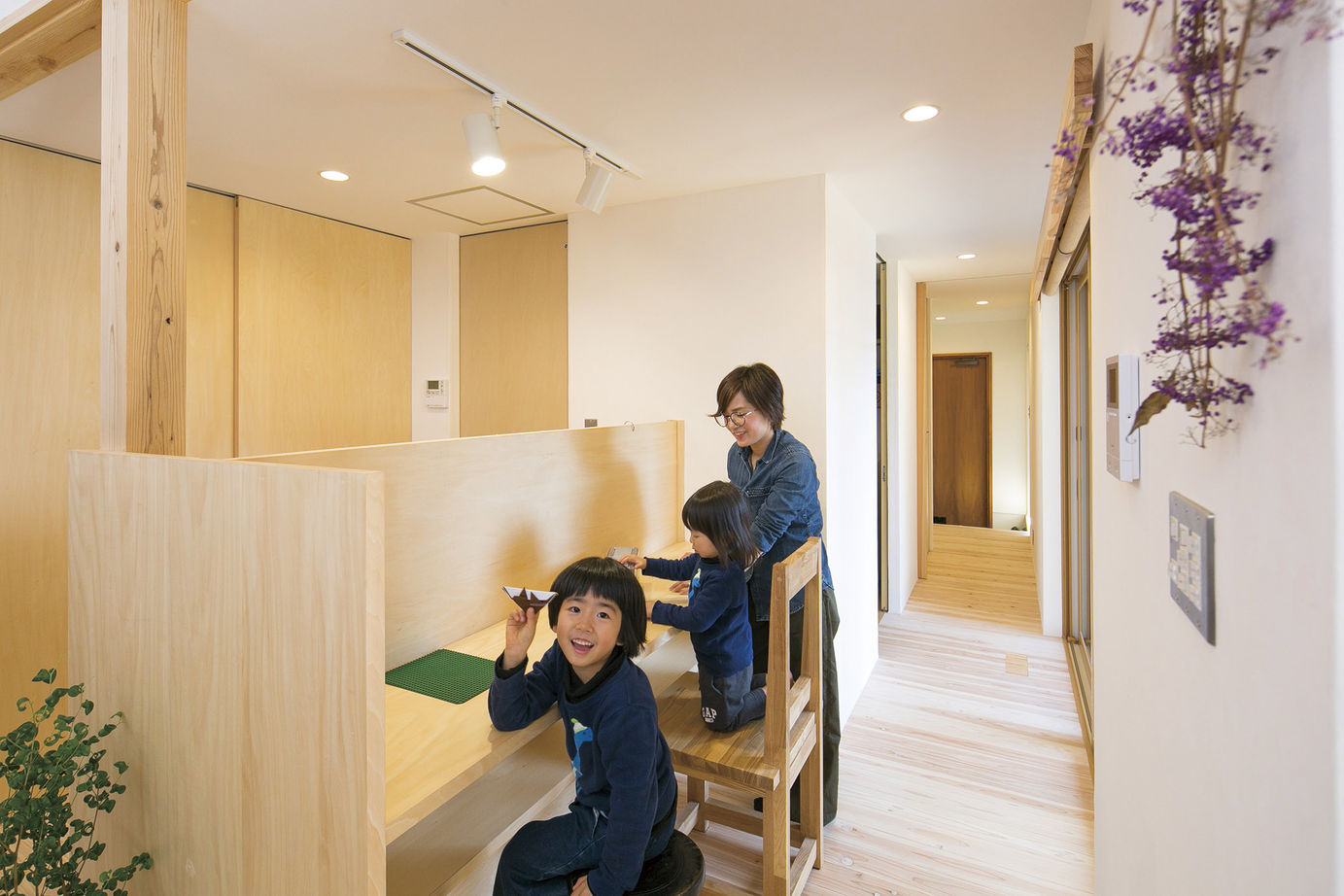 ベルハウジング 【枕崎市/インナーガレージ/3LDK】デザイン性×機能性　木のぬくもりを感じられる子育てしやすいお家の建築実例画像6