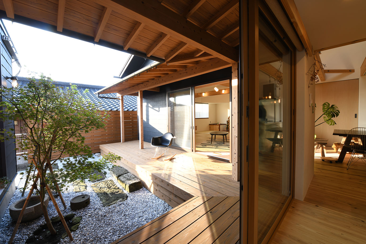 ベルハウジング 【枕崎市/インナーガレージ/3LDK】デザイン性×機能性　木のぬくもりを感じられる子育てしやすいお家の建築実例画像8