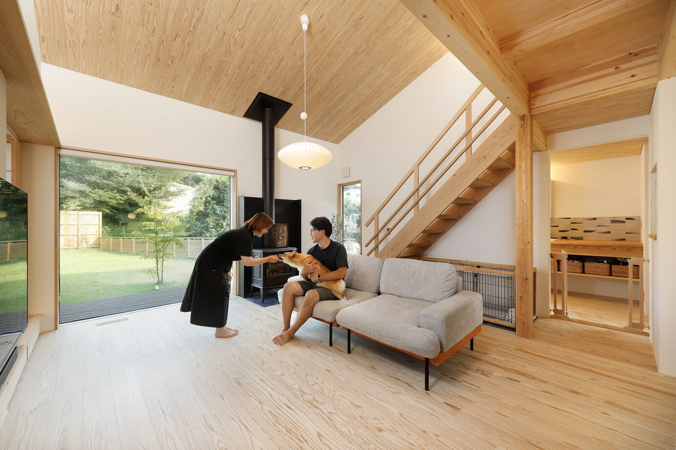 ベルハウジング ペットと暮らす薪ストーブがあるガレージハウスの建築実例画像4