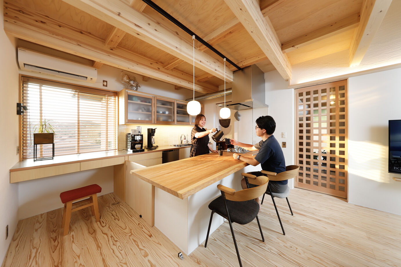 ベルハウジング ペットと暮らす薪ストーブがあるガレージハウスの建築実例画像5