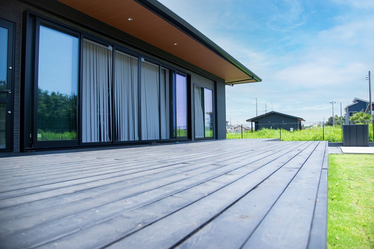 大和ハウジング 薪ストーブが灯す、平屋での温かい暮らしの建築実例画像2