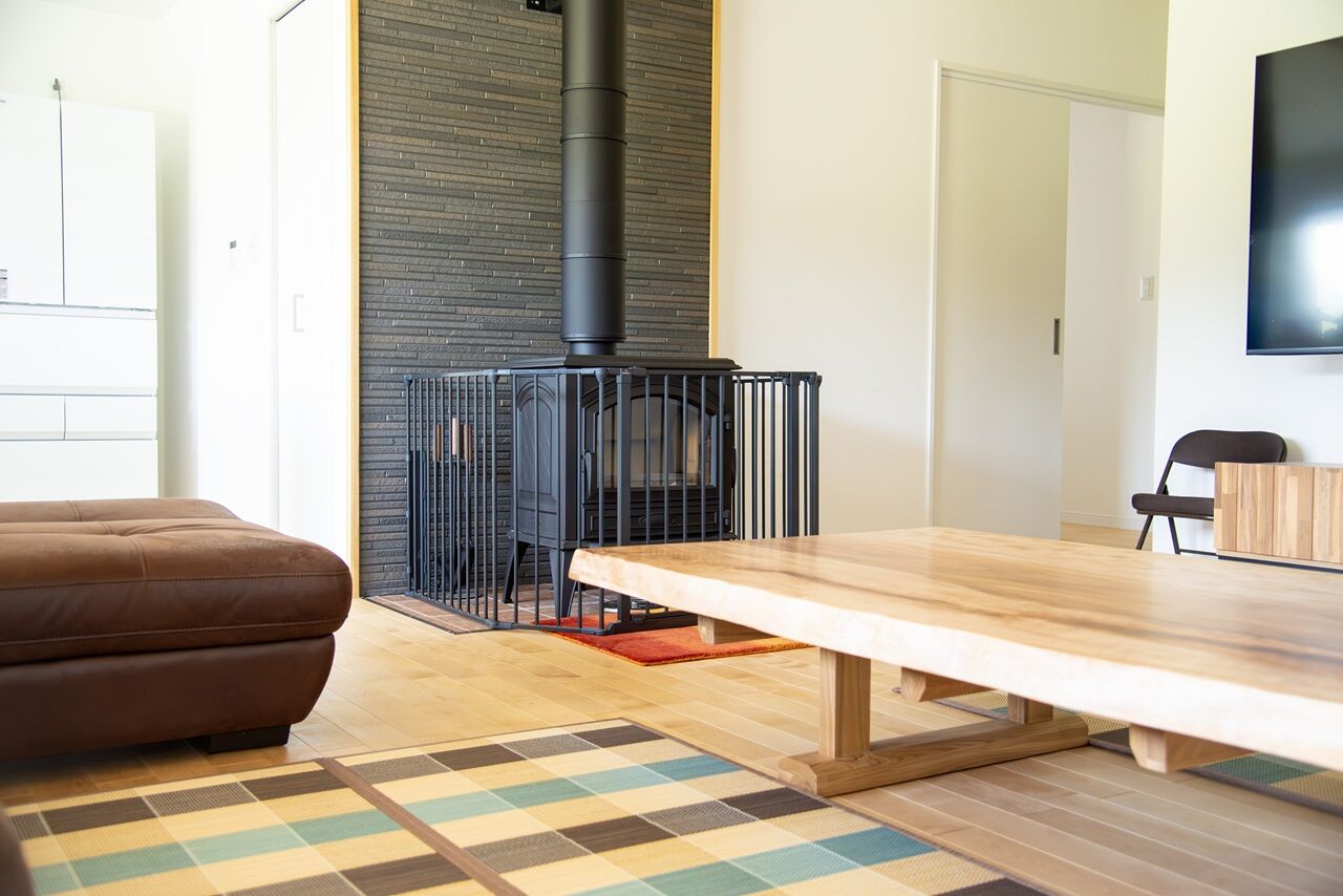 大和ハウジング 薪ストーブが灯す、平屋での温かい暮らしの建築実例画像3