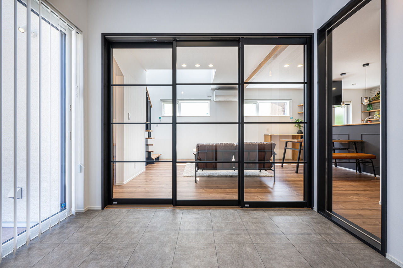 オフィスHanako 施主様のセンスがあふれる、インナーテラスのあるカフェ風のお家の建築実例画像3