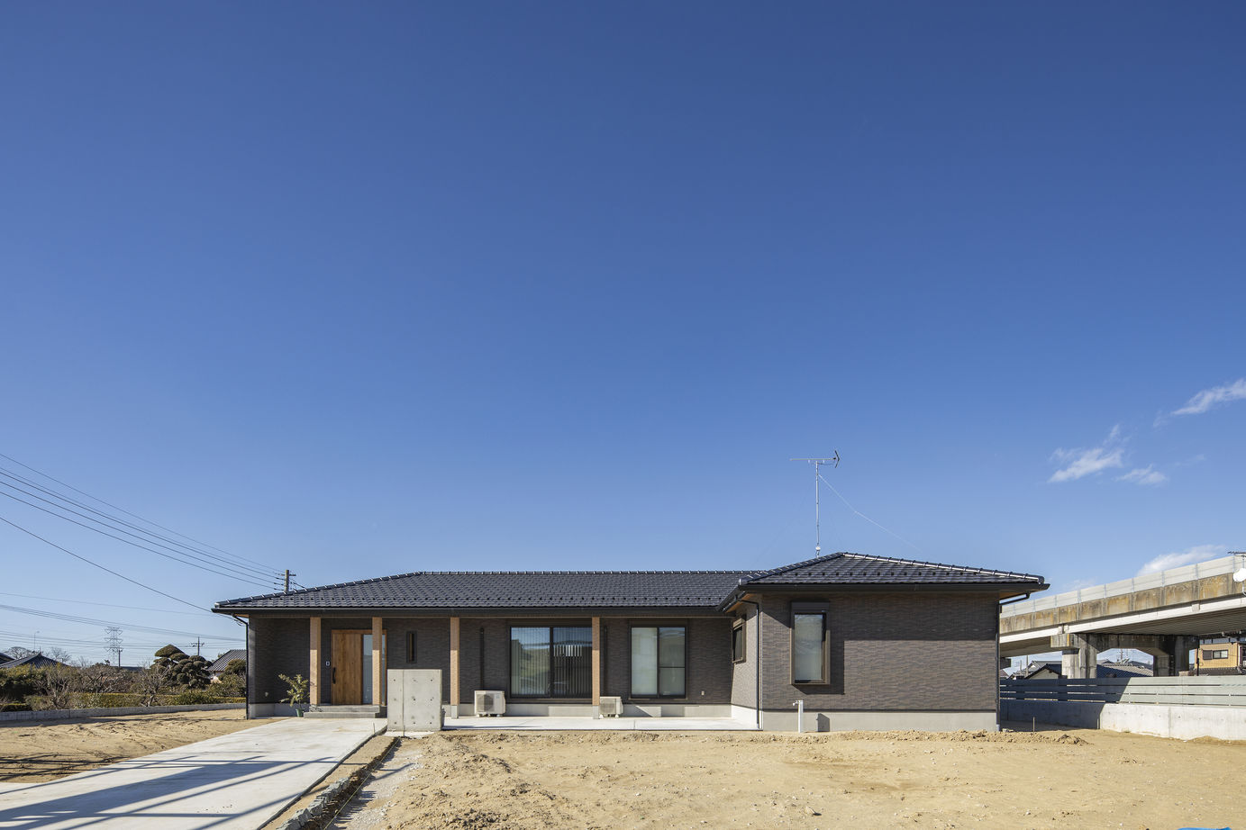 木楽自然工房　檜乃アットホーム 【2000～2499万円】檜の美しさと風合いを愉しむ社長と妥協なく叶えた無垢の家の建築実例画像2