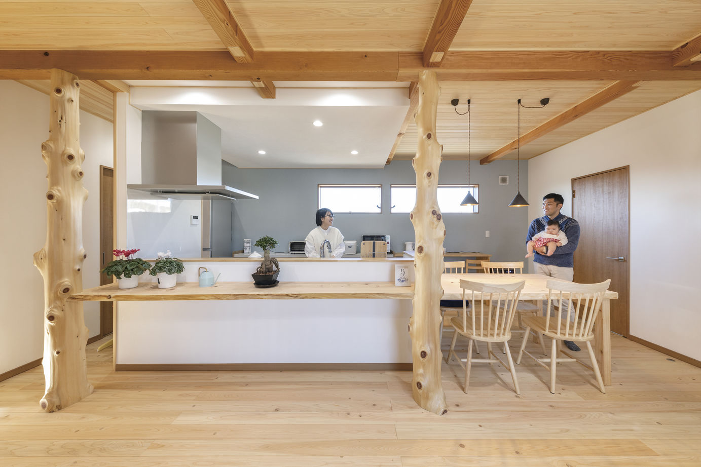 木楽自然工房　檜乃アットホーム 【2000～2499万円】檜の美しさと風合いを愉しむ社長と妥協なく叶えた無垢の家の建築実例画像3