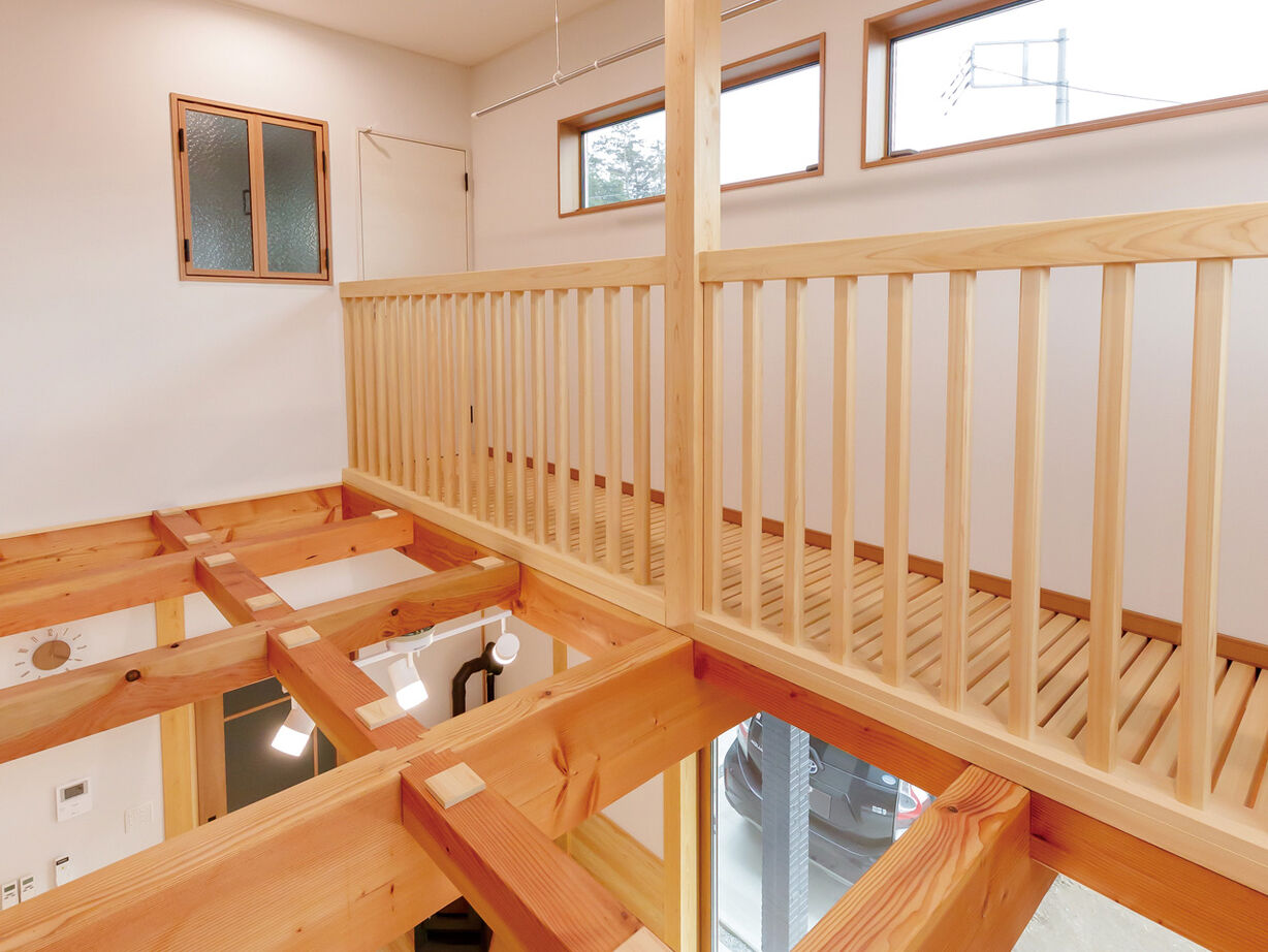 木楽自然工房　檜乃アットホーム 【2500～2599万円】木のらせん階段にペレットストーブも。家族が自然と集まるリビングがある無垢材の家の建築実例画像6